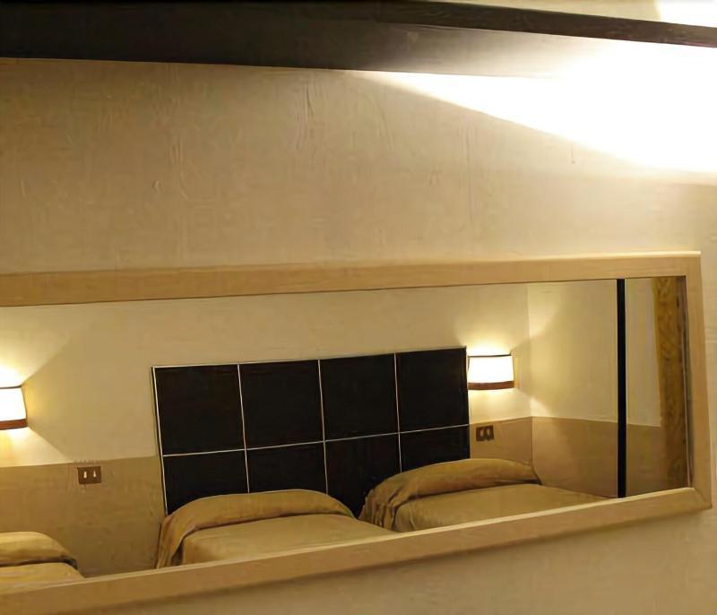 Hotel Sant'Ilario โรเวเรโต ภายนอก รูปภาพ