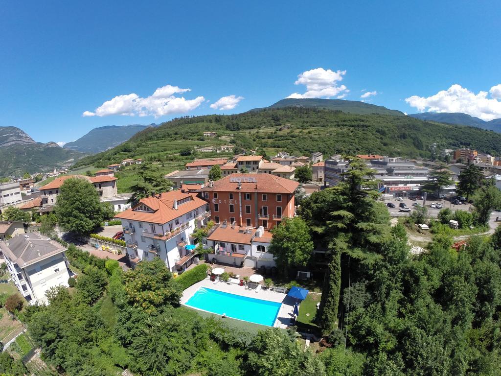 Hotel Sant'Ilario โรเวเรโต ภายนอก รูปภาพ